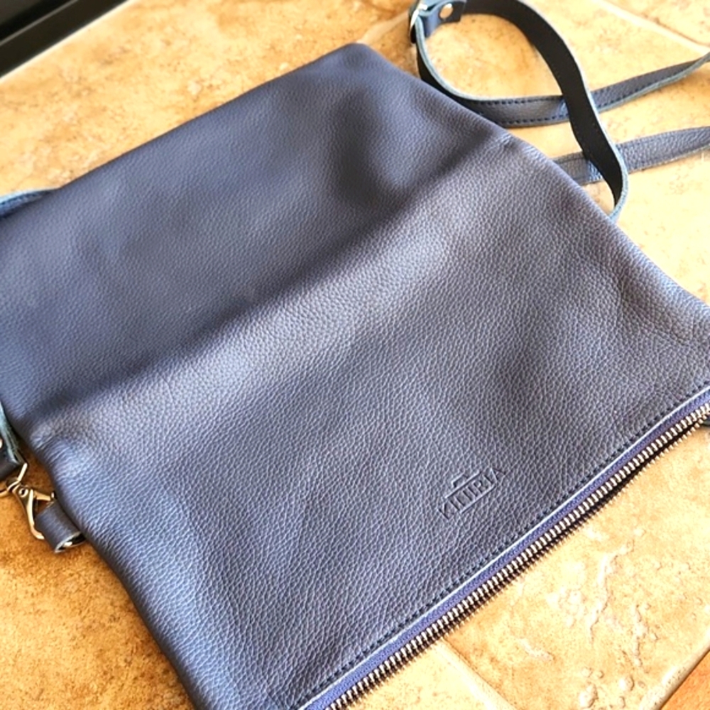 Kiniria Bluish/gray Leather Crossbody - Picture 8 of 11